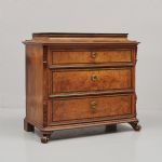 1096 3523 CHEST OF DRAWERS